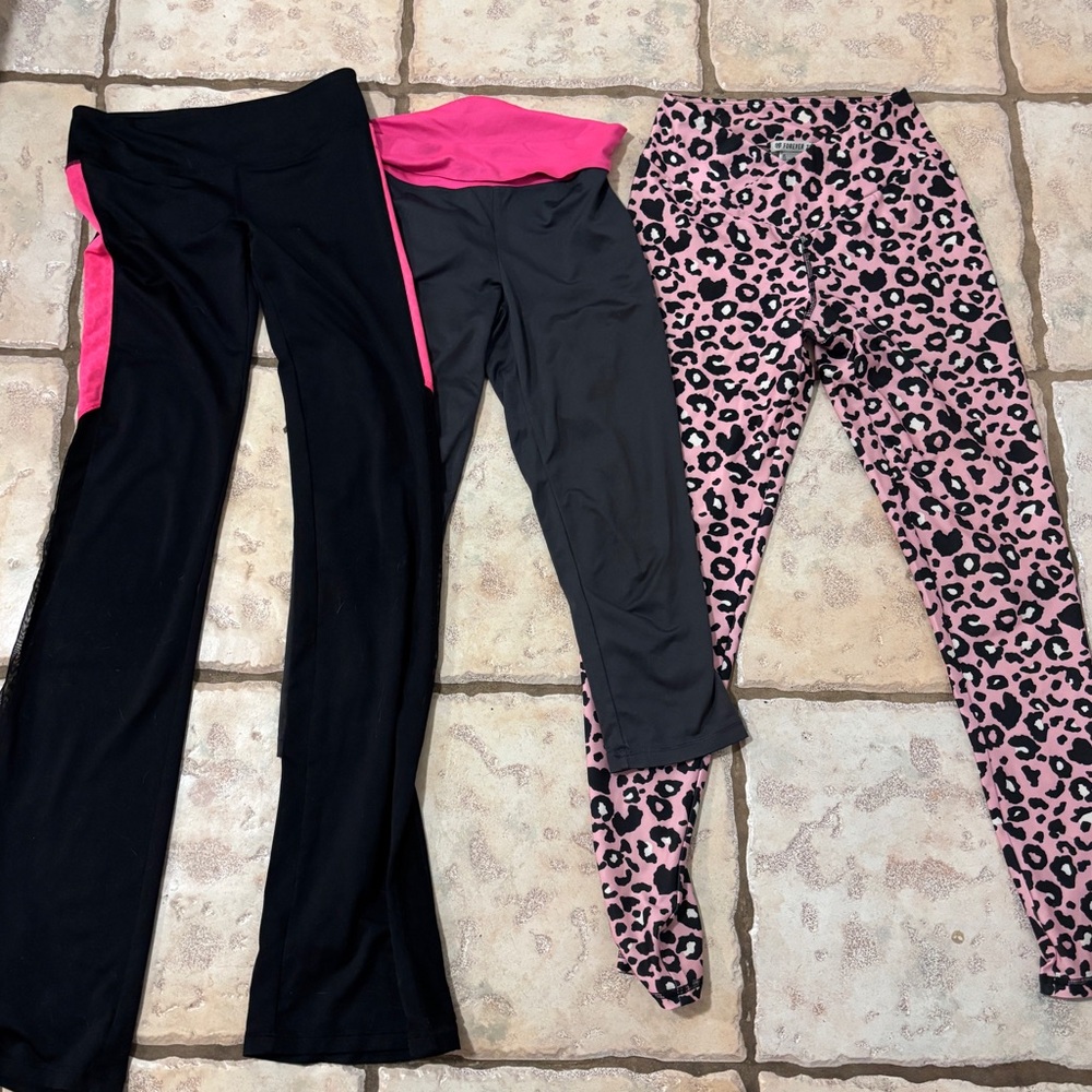 Lot of 3 forever 21 workout pants Pink Black gray leopard Leggings capri small